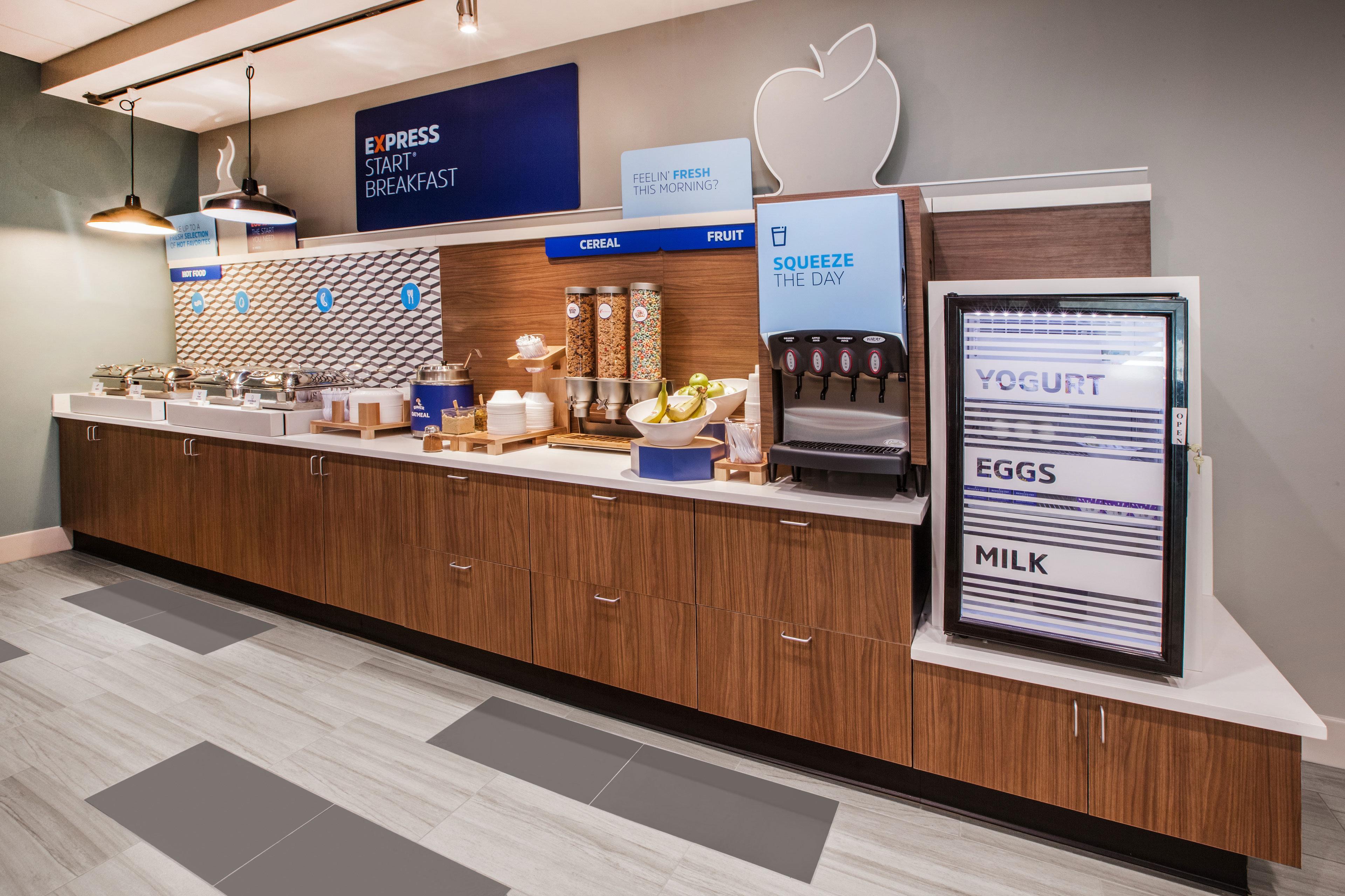 Holiday Inn Express & Suites Atlanta Perimeter Mall Hotel By Ihg Sandy Springs Exterior foto