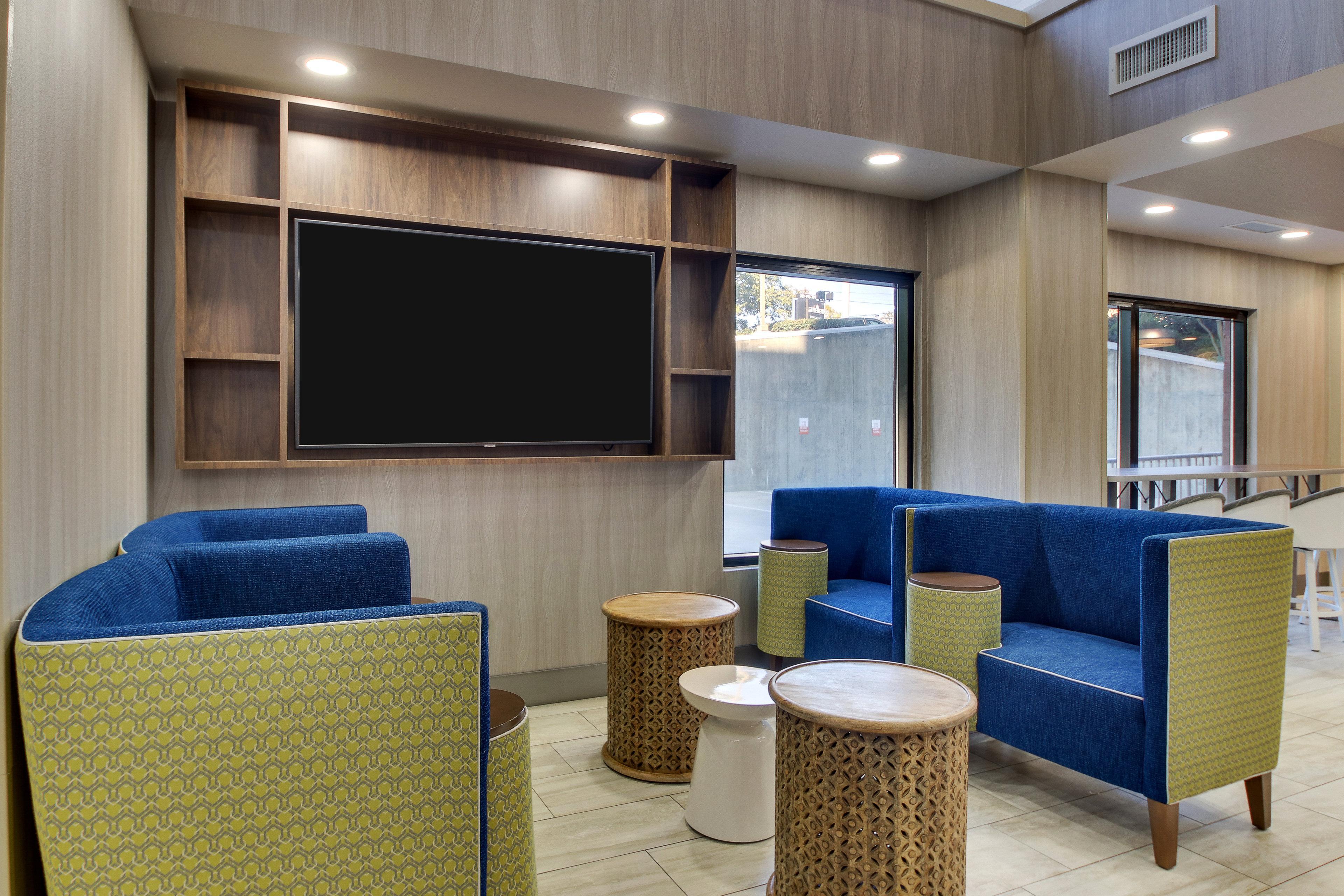 Holiday Inn Express & Suites Atlanta Perimeter Mall Hotel By Ihg Sandy Springs Exterior foto