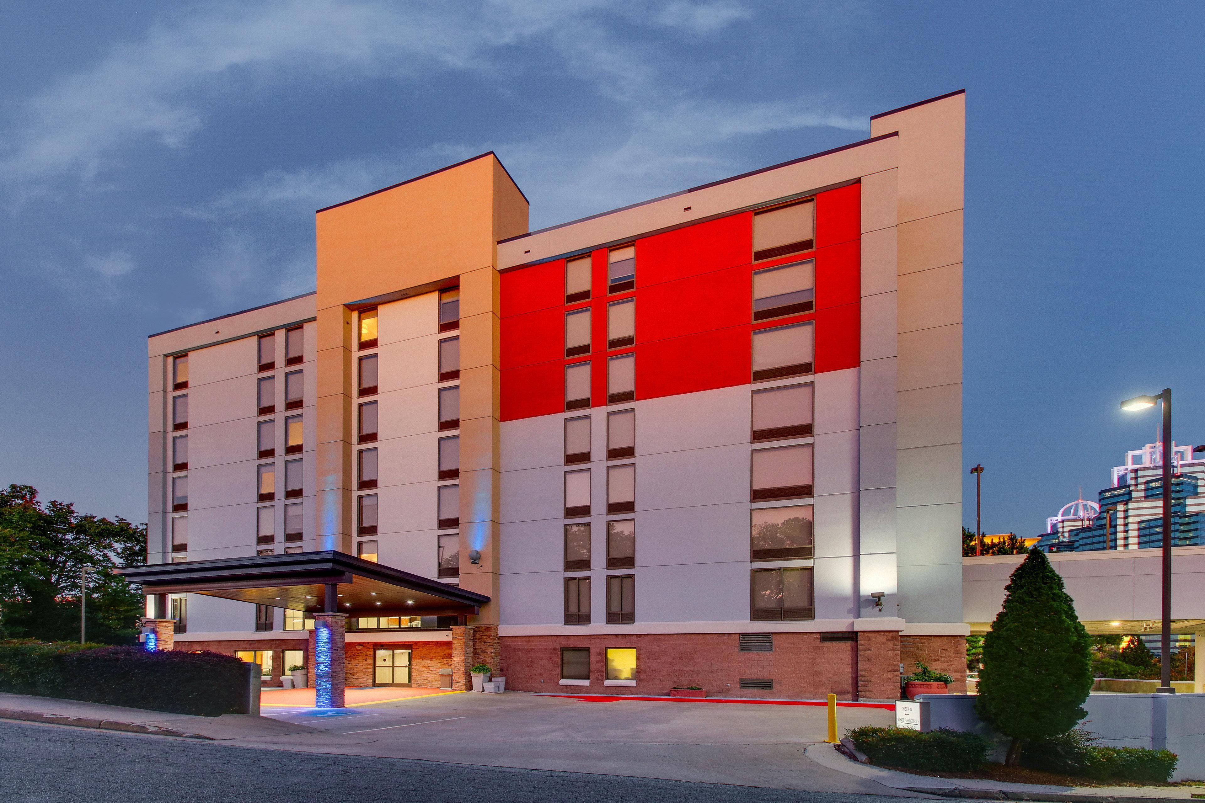 Holiday Inn Express & Suites Atlanta Perimeter Mall Hotel By Ihg Sandy Springs Exterior foto