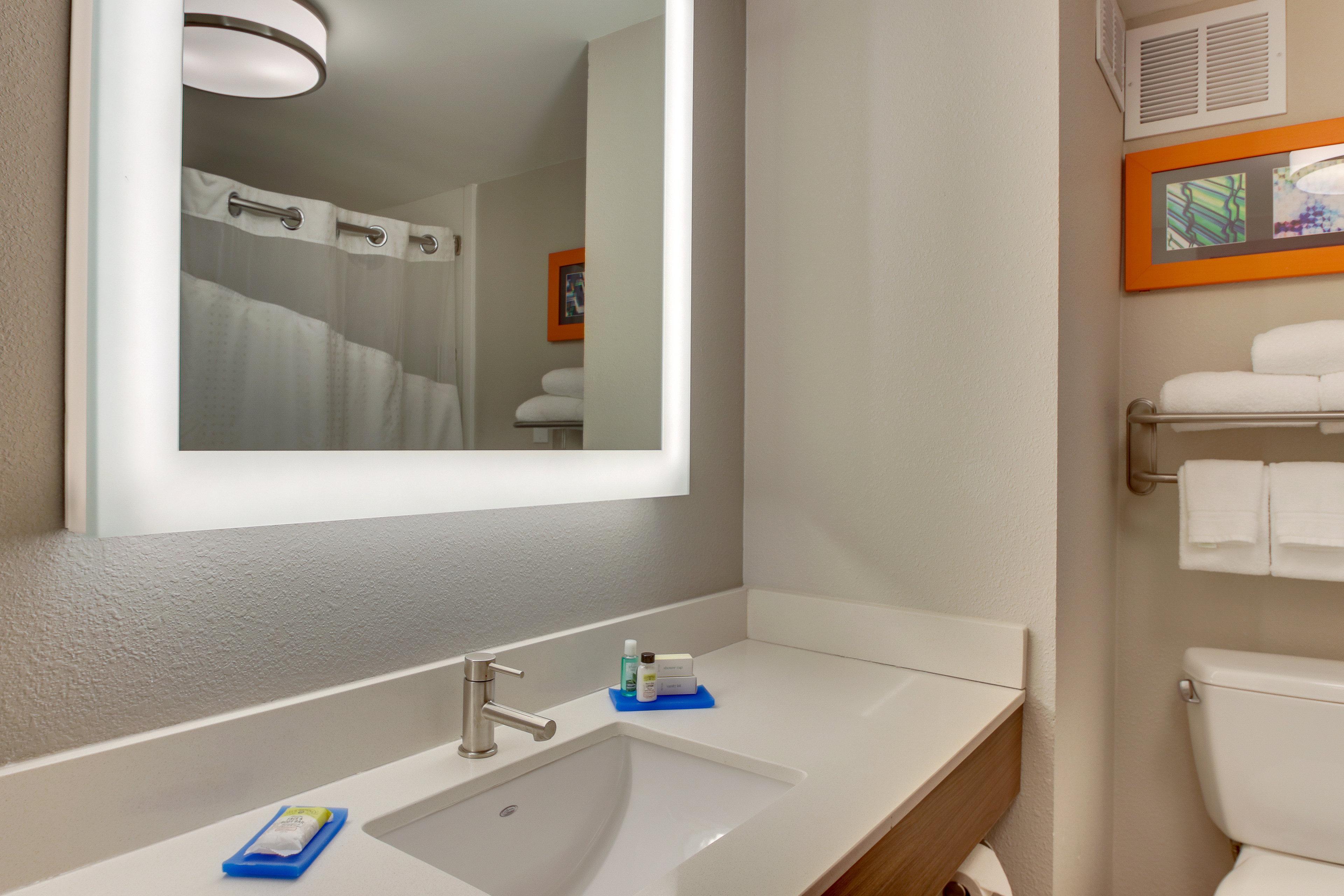 Holiday Inn Express & Suites Atlanta Perimeter Mall Hotel By Ihg Sandy Springs Exterior foto