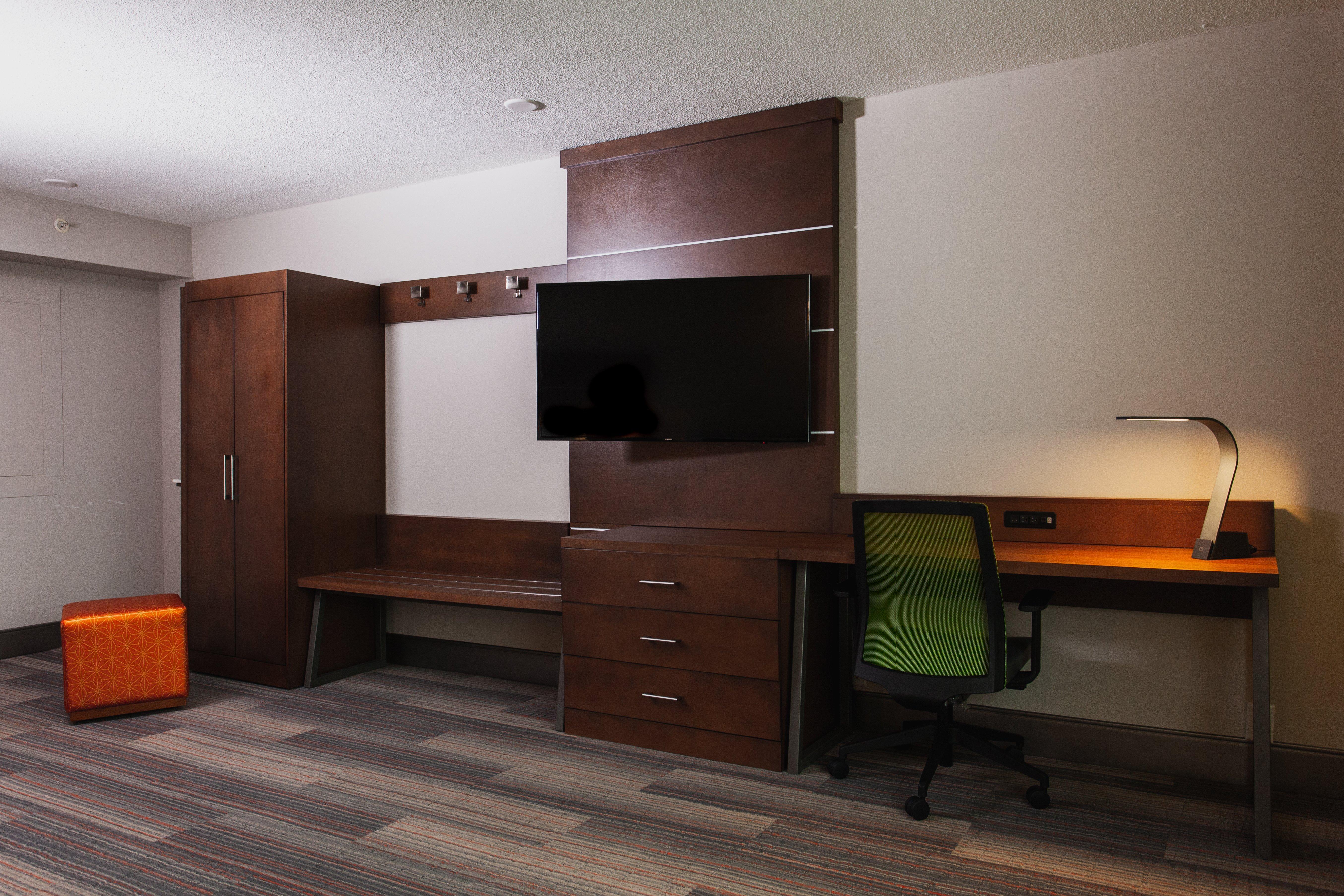 Holiday Inn Express & Suites Atlanta Perimeter Mall Hotel By Ihg Sandy Springs Exterior foto