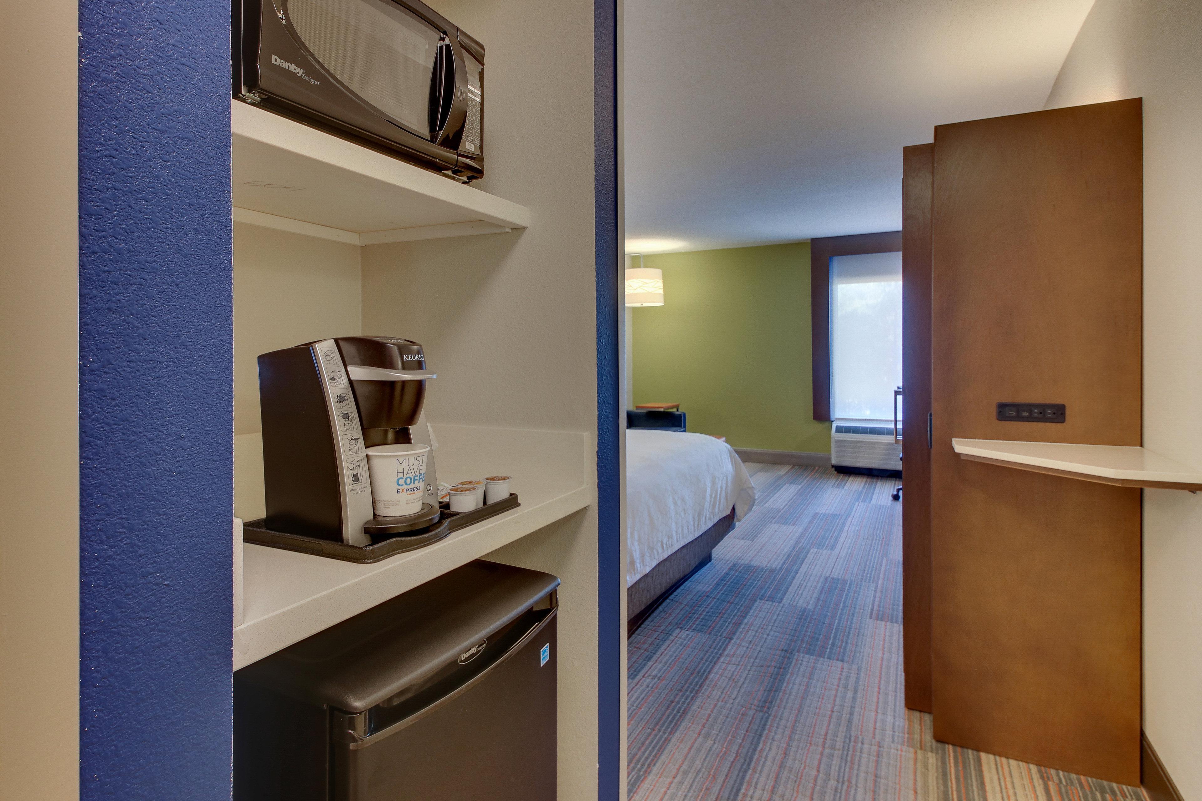 Holiday Inn Express & Suites Atlanta Perimeter Mall Hotel By Ihg Sandy Springs Exterior foto