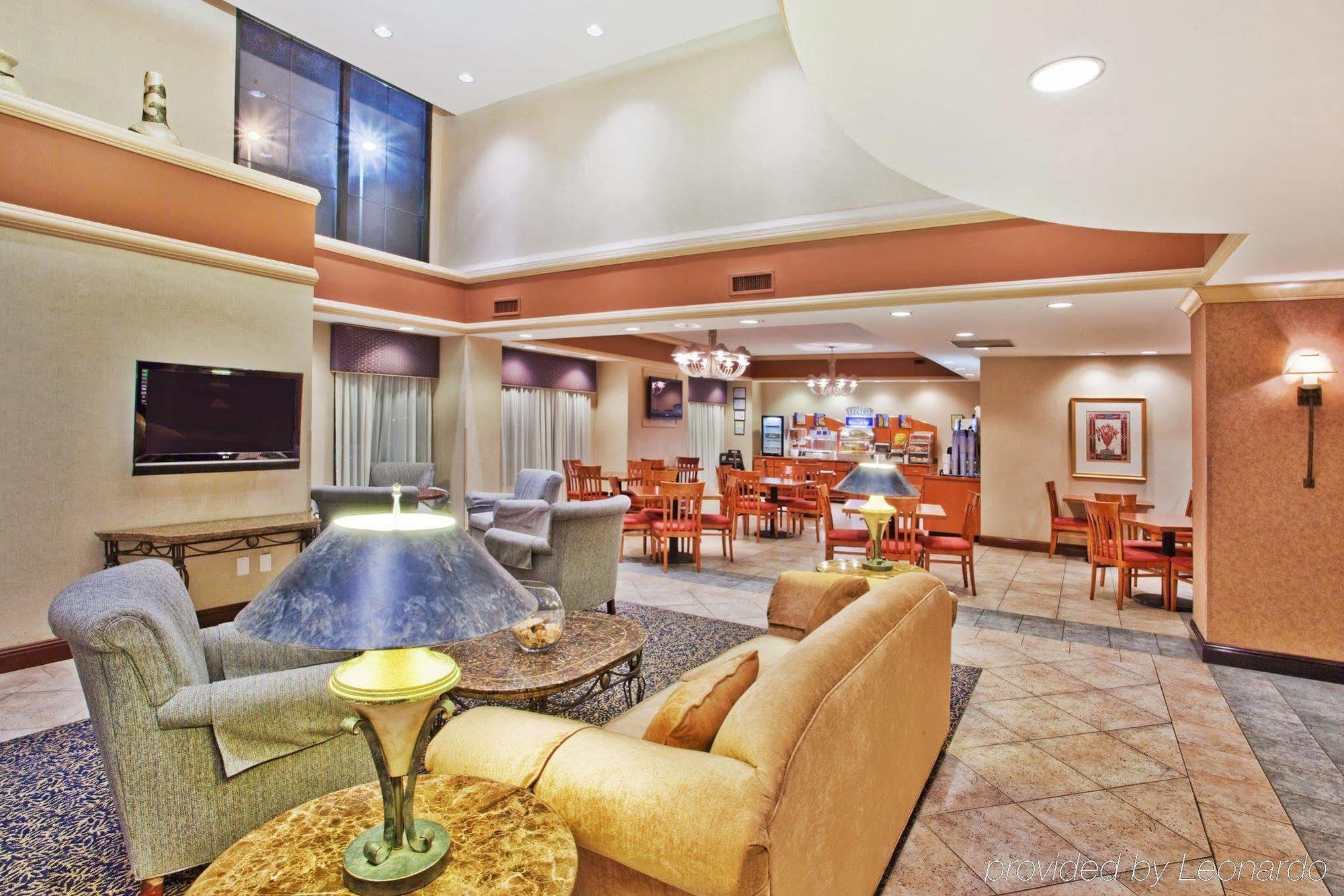 Holiday Inn Express & Suites Atlanta Perimeter Mall Hotel By Ihg Sandy Springs Interior foto