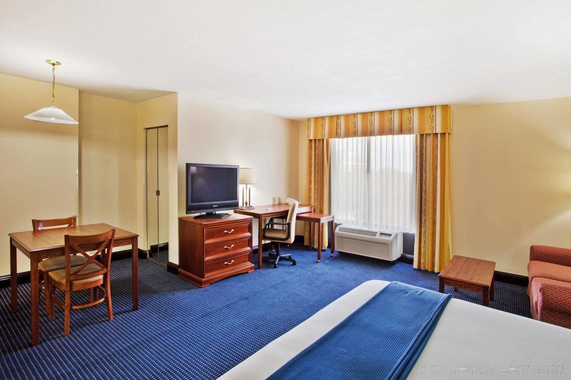 Holiday Inn Express & Suites Atlanta Perimeter Mall Hotel By Ihg Sandy Springs Quarto foto