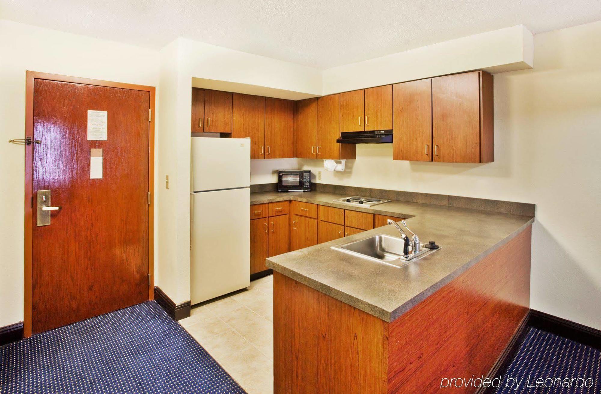 Holiday Inn Express & Suites Atlanta Perimeter Mall Hotel By Ihg Sandy Springs Quarto foto